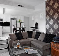 The Castle on Tamborine Spa Retreat - New Castle Holiday