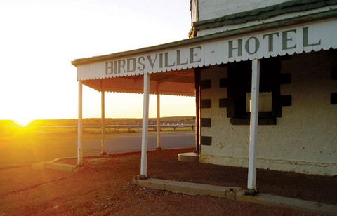 Birdsville Hotel - The Outback Loop - New Castle Holiday 0