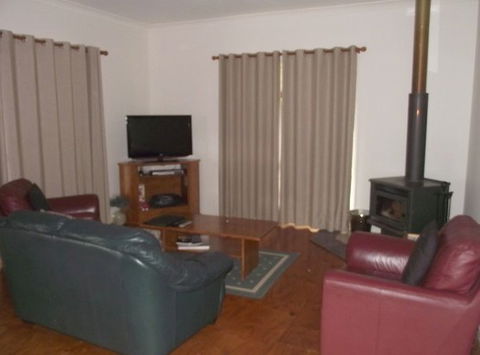 Bunya Spires - Holiday Home - New Castle Holiday 1