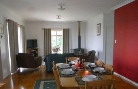 Bunya Spires - Holiday Home - New Castle Holiday 4