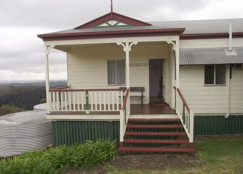 Bunya Spires - Holiday Home - New Castle Holiday 5