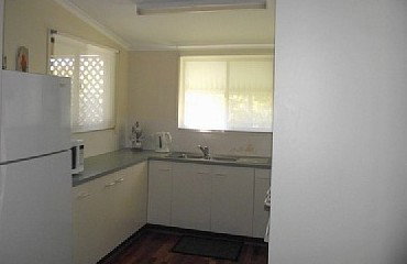 Satinwood - Holiday Home - New Castle Holiday 1