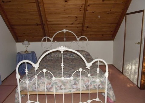 Rosella Retreat - Holiday Home - New Castle Holiday 3