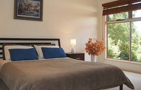 Ravensbourne Escape Kookaburra Kottage - New Castle Holiday 1