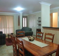 Ellengrove Apartments - New Castle Holiday