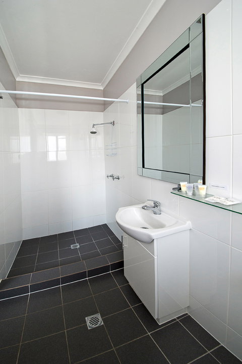 Burleigh Gold Coast Motel - New Castle Holiday 2