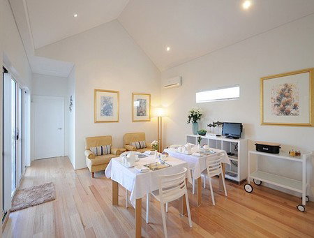 Burns Beach Bed And Breakfast - New Castle Holiday 4