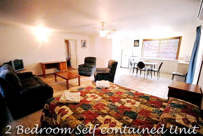 Travellers Rest Motel - New Castle Holiday 1