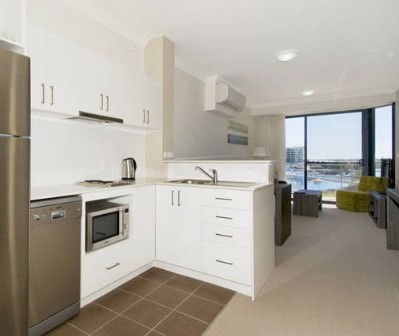 Quality Suites Crest Mandurah - New Castle Holiday 2