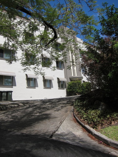 Hampton Court Apartments - New Castle Holiday 3