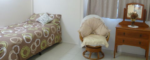 Awoonga Shed Retreat - New Castle Holiday 3