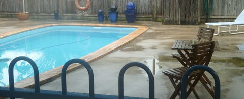 Awoonga Shed Retreat - New Castle Holiday 4