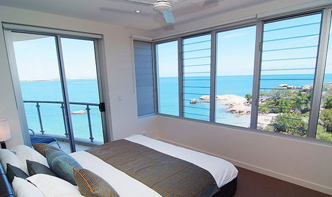 Coral Cove Apartments - New Castle Holiday 2