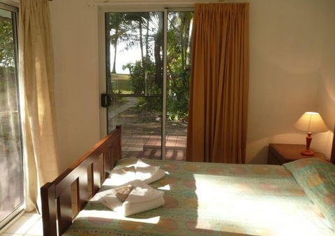 Beachside Holiday Units - New Castle Holiday 4