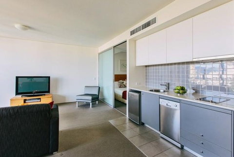 Cairns Harbour Lights Hotel - New Castle Holiday 1