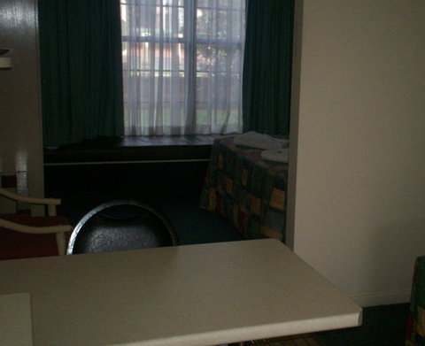 A Raceview Motor Inn - New Castle Holiday 0