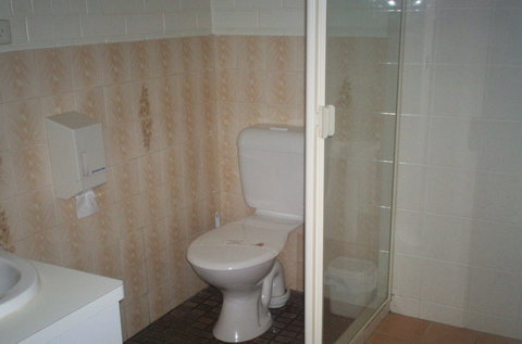 A Raceview Motor Inn - New Castle Holiday 3