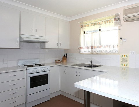 Clifford Gardens Motor Inn - New Castle Holiday 2