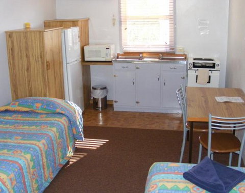 Granite Court Motel - New Castle Holiday 3