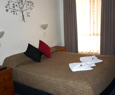 Bundaberg Spanish Motor Inn - New Castle Holiday 4