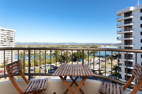 Apartment 27 Aristocrat Apartments - New Castle Holiday 4