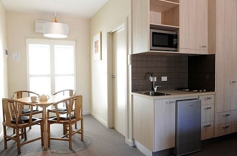 The Haus Studio Apartments - New Castle Holiday 7