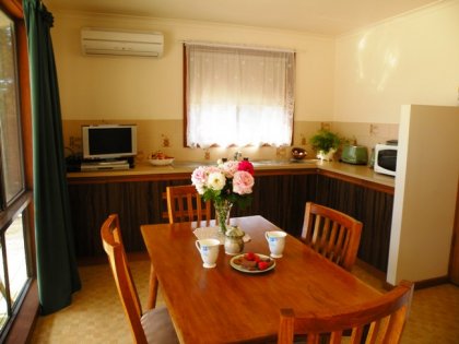 Stokes Bay Seaview Cottage - New Castle Holiday 3