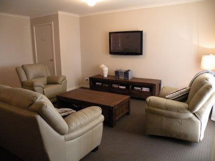 Bay Breeze On Brownlow - New Castle Holiday 3