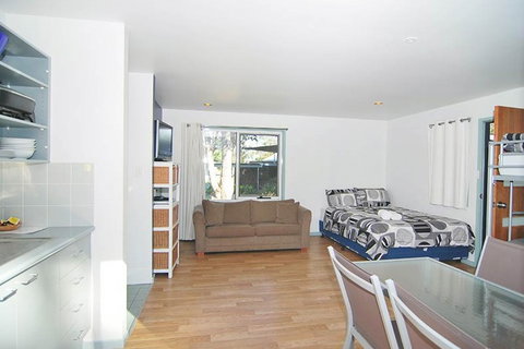 Huskisson Holiday Cabins - New Castle Holiday 2