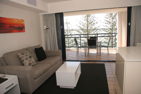 Ramada Resort Golden Beach - New Castle Holiday 3