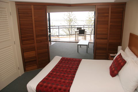 Ramada Resort Golden Beach - New Castle Holiday 5