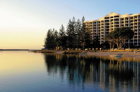 Ramada Resort Golden Beach - New Castle Holiday 7