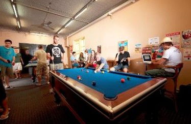 Maze Backpackers And Cb Hotel - New Castle Holiday 5