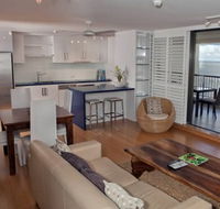 Cairns Aquarius on The Esplanade - New Castle Holiday