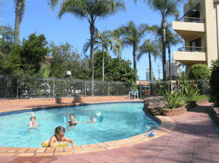 Grangewood Court Holiday Apartments - New Castle Holiday