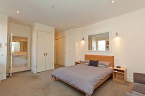 Sixty Two On Grey - New Castle Holiday 1