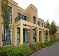 Quest Narre Warren - New Castle Holiday