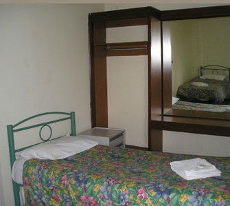 Evancourt Motel - New Castle Holiday 2