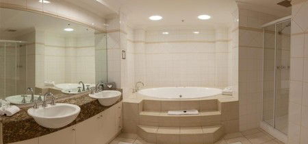 Quest On King William - New Castle Holiday 1