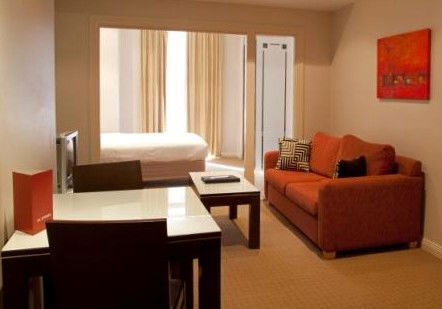 Quest On King William - New Castle Holiday 2