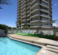 Narrowneck Court - New Castle Holiday