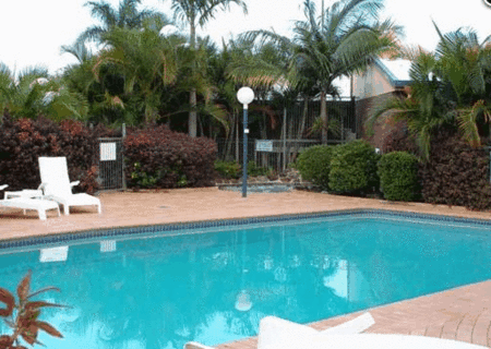 SMART MOTELS BERT HINKLER - New Castle Holiday