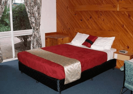SMART MOTELS BERT HINKLER - New Castle Holiday 1