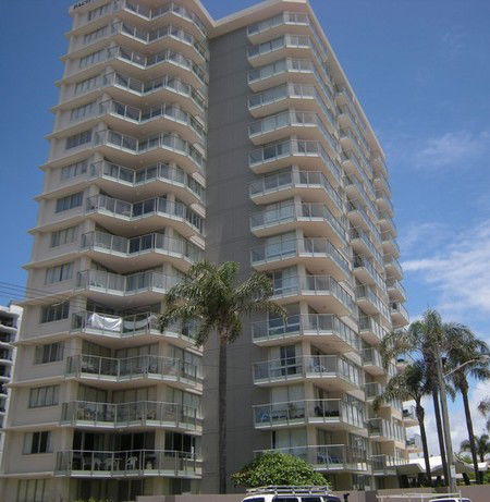 Pacific Regis Beachfront Apartments - New Castle Holiday 1