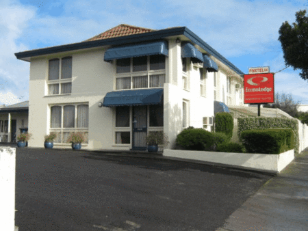 Econo Lodge Hacienda Motel - New Castle Holiday