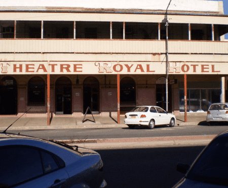 Theatre Royal Hotel - New Castle Holiday