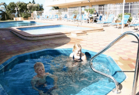 Bahia Beachfront Apartments - New Castle Holiday