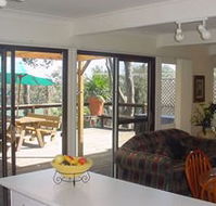 Lakeview Cottage - New Castle Holiday
