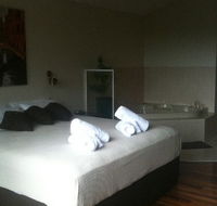 A Paradise Palms Resort - New Castle Holiday