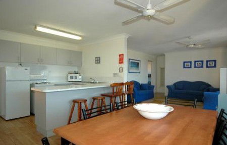 Korora Court On The Beach - New Castle Holiday 3